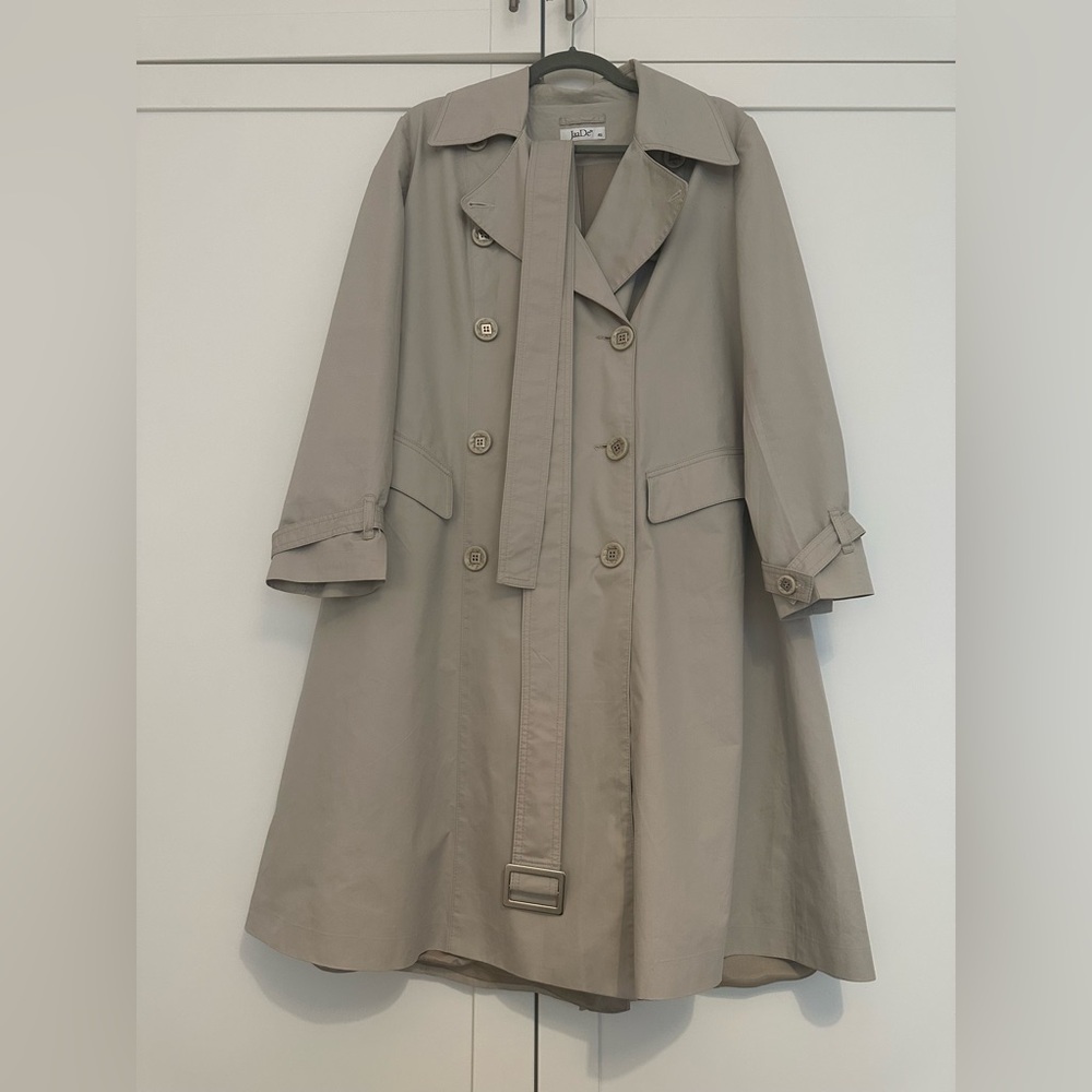 Jaade trenchcoat with belt size XL i also have a matching skirt listed